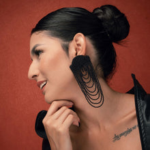 Cargar imagen en el visor de la galería, ARETES EMPERATRIZ
