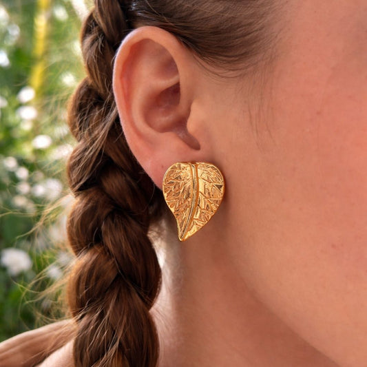 Aretes Hojas Doradas Delicadas