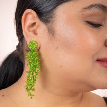 Cargar imagen en el visor de la galería, ARETES RAICES
