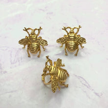 Cargar imagen en el visor de la galería, ANILLO ABEJA GRANDE
